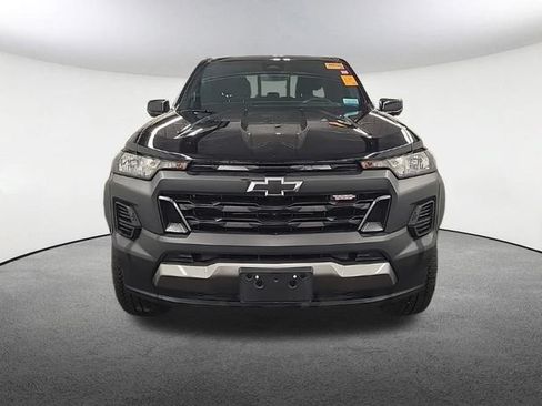 Used 2024 Chevrolet Colorado Trail Boss w/ Technology Package AWD/4WD image 2