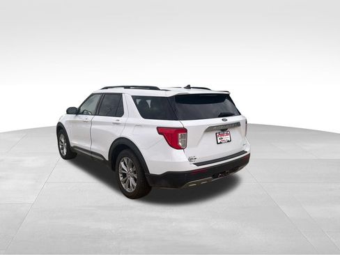 Used 2021 Ford Explorer XLT w/ Equipment Group 202A AWD/4WD image 7