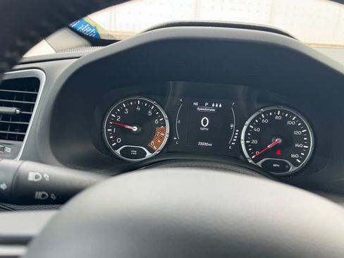 Used 2019 Jeep Renegade Latitude w/ Cold Weather Group AWD/4WD image 29