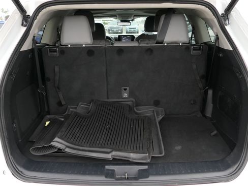 Used 2022 Toyota Highlander Bronze Edition image 23