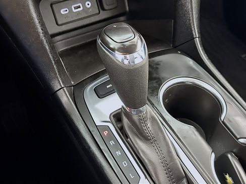 Used 2020 Chevrolet Equinox LS w/ LS Convenience Package image 17