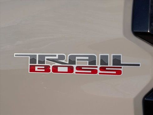 New 2026 Chevrolet Colorado Trail Boss AWD/4WD image 17