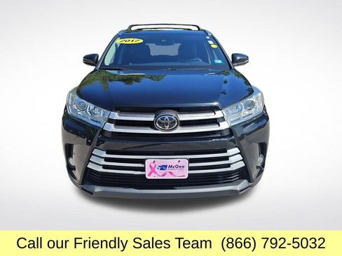 Used 2017 Toyota Highlander XLE AWD/4WD image 10