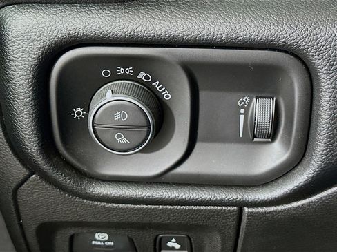 Used 2020 RAM 1500 Big Horn image 16