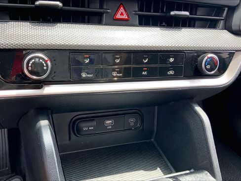 Used 2024 Kia Sportage LX FWD image 31