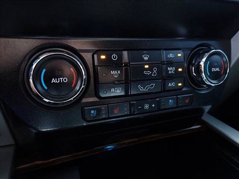 Used 2019 Ford F150 Lariat RWD image 23