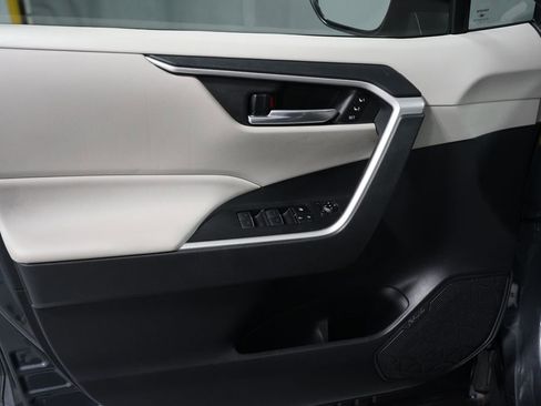 Certified 2022 Toyota RAV4 XLE Premium FWD image 29