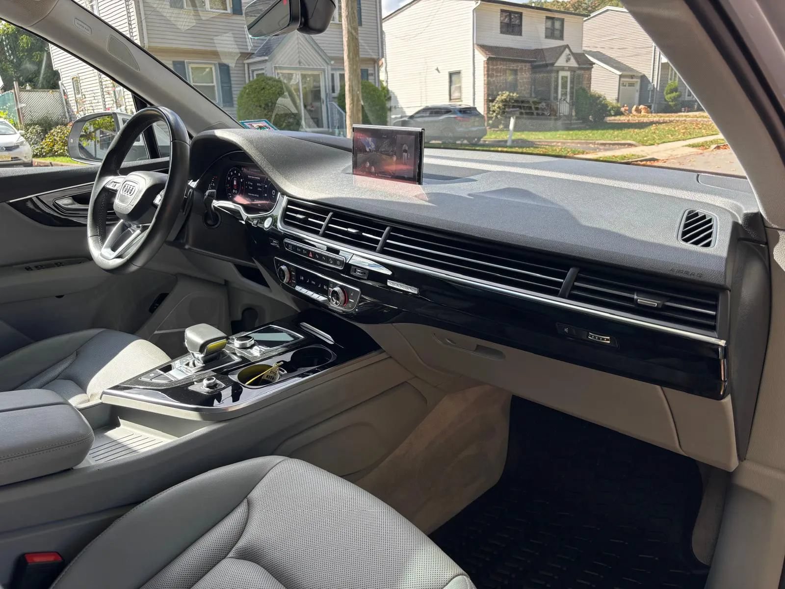 Used 2019 Audi Q7 3.0T Prestige w/ Prestige Package AWD/4WD image 30