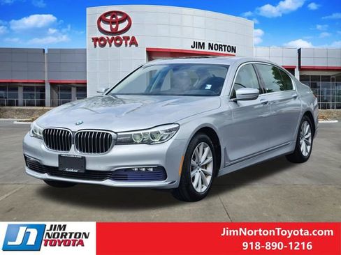 Used 2017 BMW 740i xDrive AWD/4WD image 3