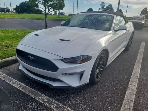 Used 2020 Ford Mustang Premium RWD image 3