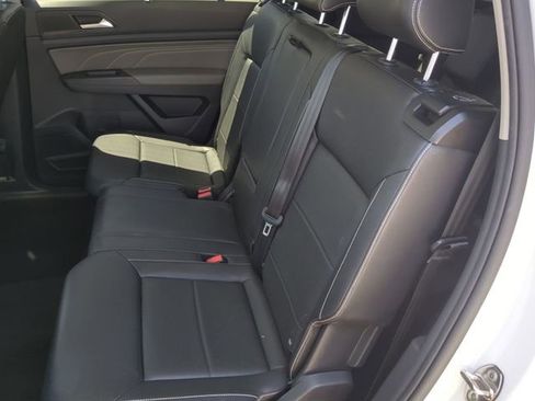 Certified 2023 Volkswagen Atlas SE w/ Panoramic Sunroof Package image 18