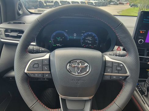 New 2026 Toyota Sienna XSE FWD image 8
