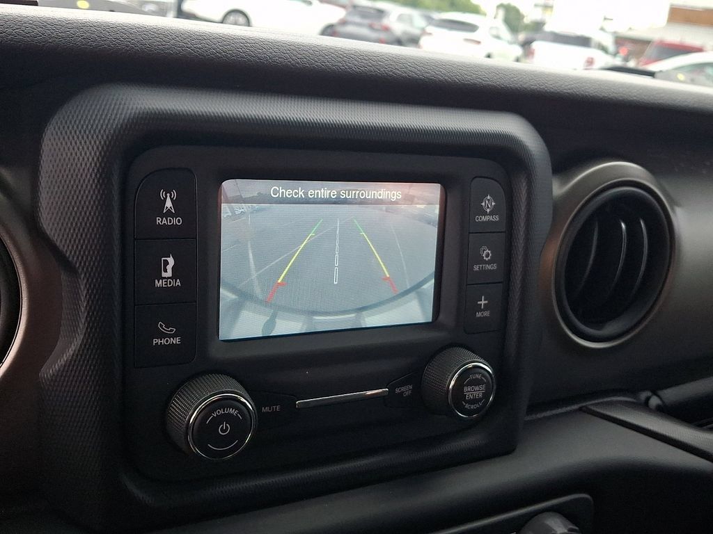 Used 2018 Jeep Wrangler Sport AWD/4WD image 15