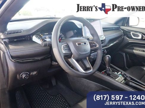 Used 2023 Jeep Compass Latitude w/ Convenience Group AWD/4WD image 21