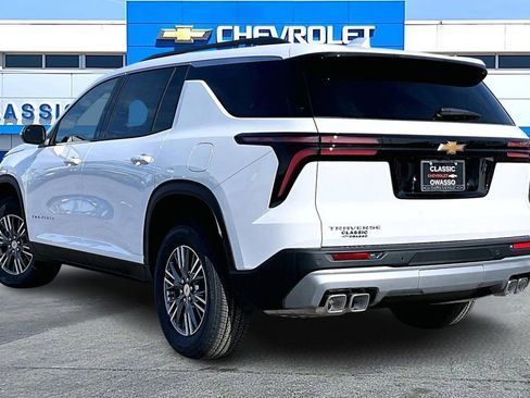 New 2026 Chevrolet Traverse LT FWD image 3
