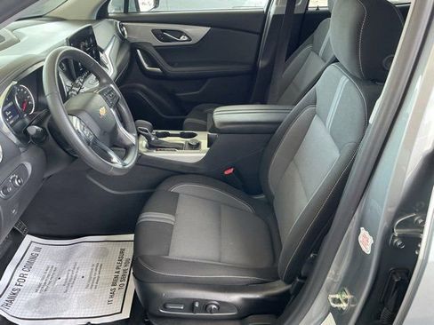 Used 2025 Chevrolet Blazer LT FWD image 13