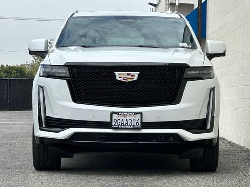 Certified 2023 Cadillac Escalade ESV Sport Platinum w/ Heavy-Duty Trailer Package AWD/4WD image 9