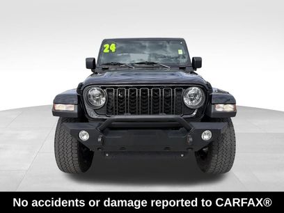 Used 2024 Jeep Gladiator Sport