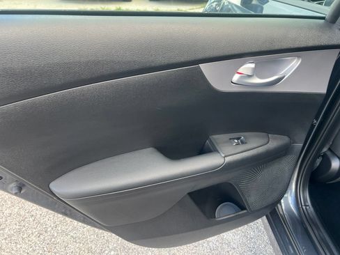 Certified 2023 Kia Forte LXS FWD image 10