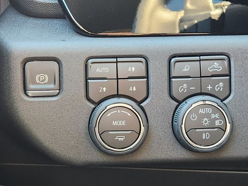 New 2026 Chevrolet Silverado 1500 LTZ w/ LTZ Premium Package image 18