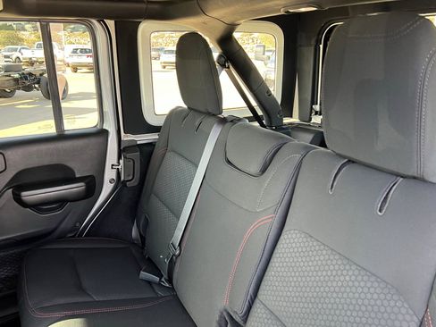 Used 2019 Jeep Wrangler Unlimited Rubicon image 22