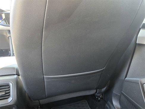 Used 2022 Volkswagen Taos SE w/ Panoramic Sunroof Package image 14