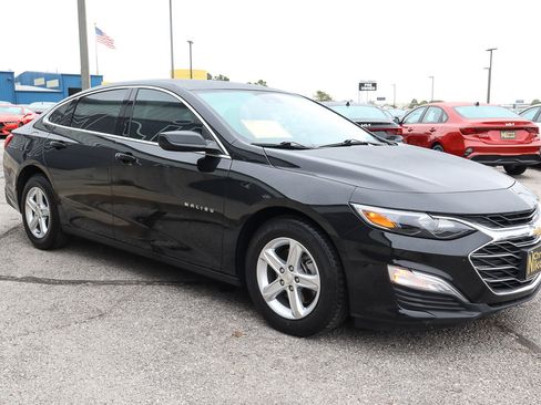 Used 2022 Chevrolet Malibu LS w/ Driver Confidence Package II image 3