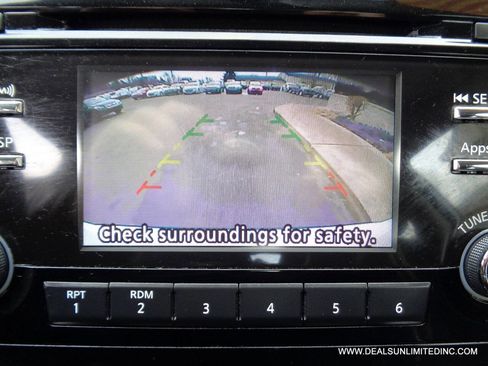 Used 2016 Nissan Rogue S image 12