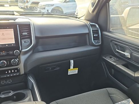 New 2026 RAM 1500 Express AWD/4WD image 15