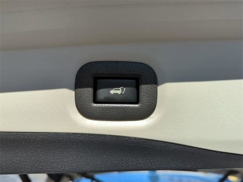 Certified 2020 Nissan Rogue SL w/ Premium Package image 11