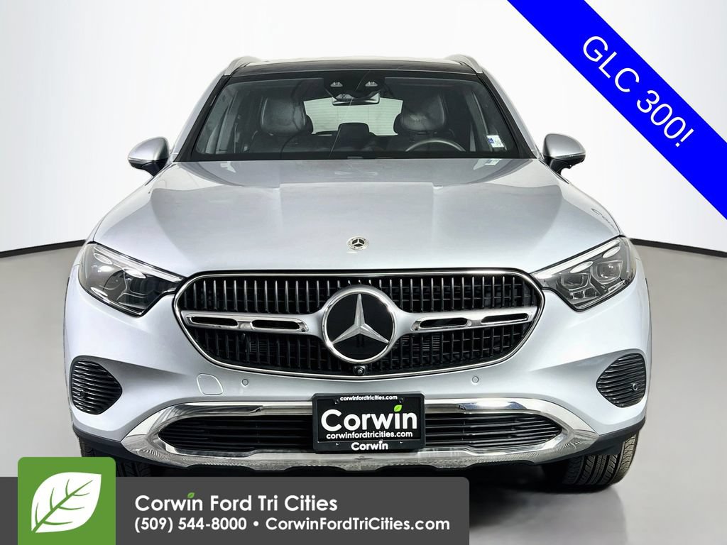 Used 2023 Mercedes-Benz GLC 300 4MATIC image 4