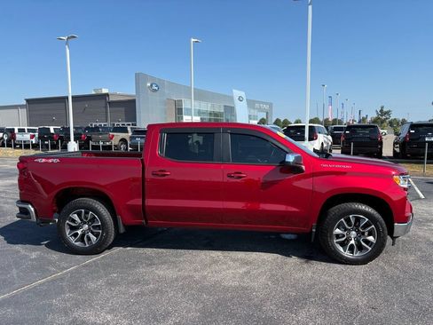 Used 2024 Chevrolet Silverado 1500 LT AWD/4WD image 3