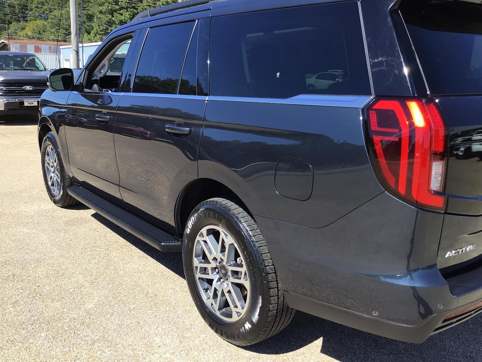 Certified 2025 Ford Expedition Active RWD image 15