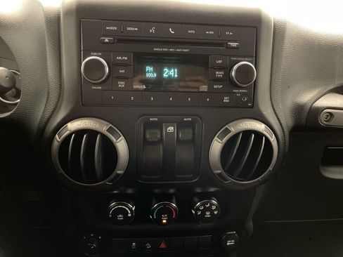 Used 2016 Jeep Wrangler Sport w/ Quick Order Package 24S AWD/4WD image 15
