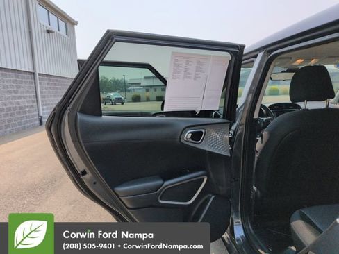 Used 2024 Kia Soul LX w/ Option Group 015 FWD image 25