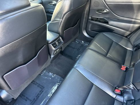 Used 2023 Lexus ES 350 w/ Premium Package FWD image 13