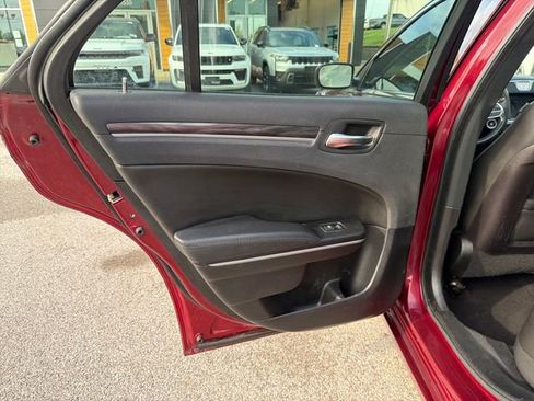 Used 2019 Chrysler 300 Touring w/ Quick Order Package 2EF image 25