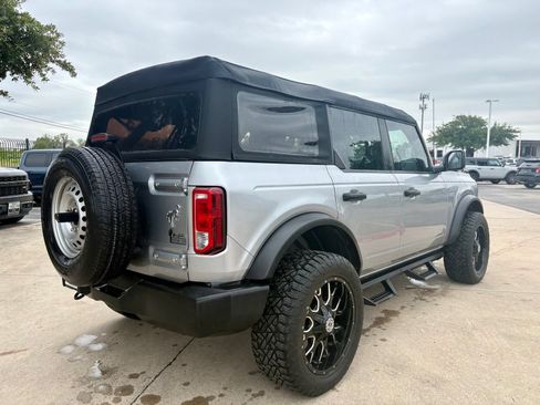 Used 2023 Ford Bronco 4-Door AWD/4WD image 3