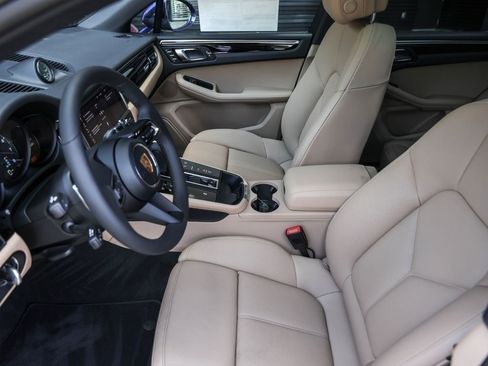 Certified 2026 Porsche Macan AWD/4WD image 16