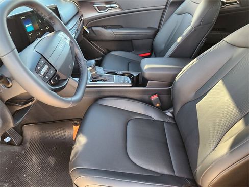 New 2026 Kia Sportage EX image 9