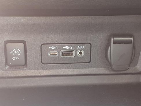 Used 2024 Nissan Sentra SV image 8