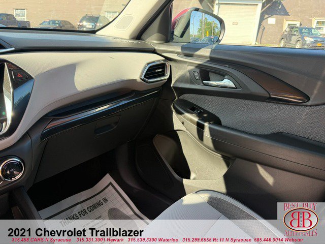 Used 2021 Chevrolet TrailBlazer LT w/ Convenience Package AWD/4WD image 5