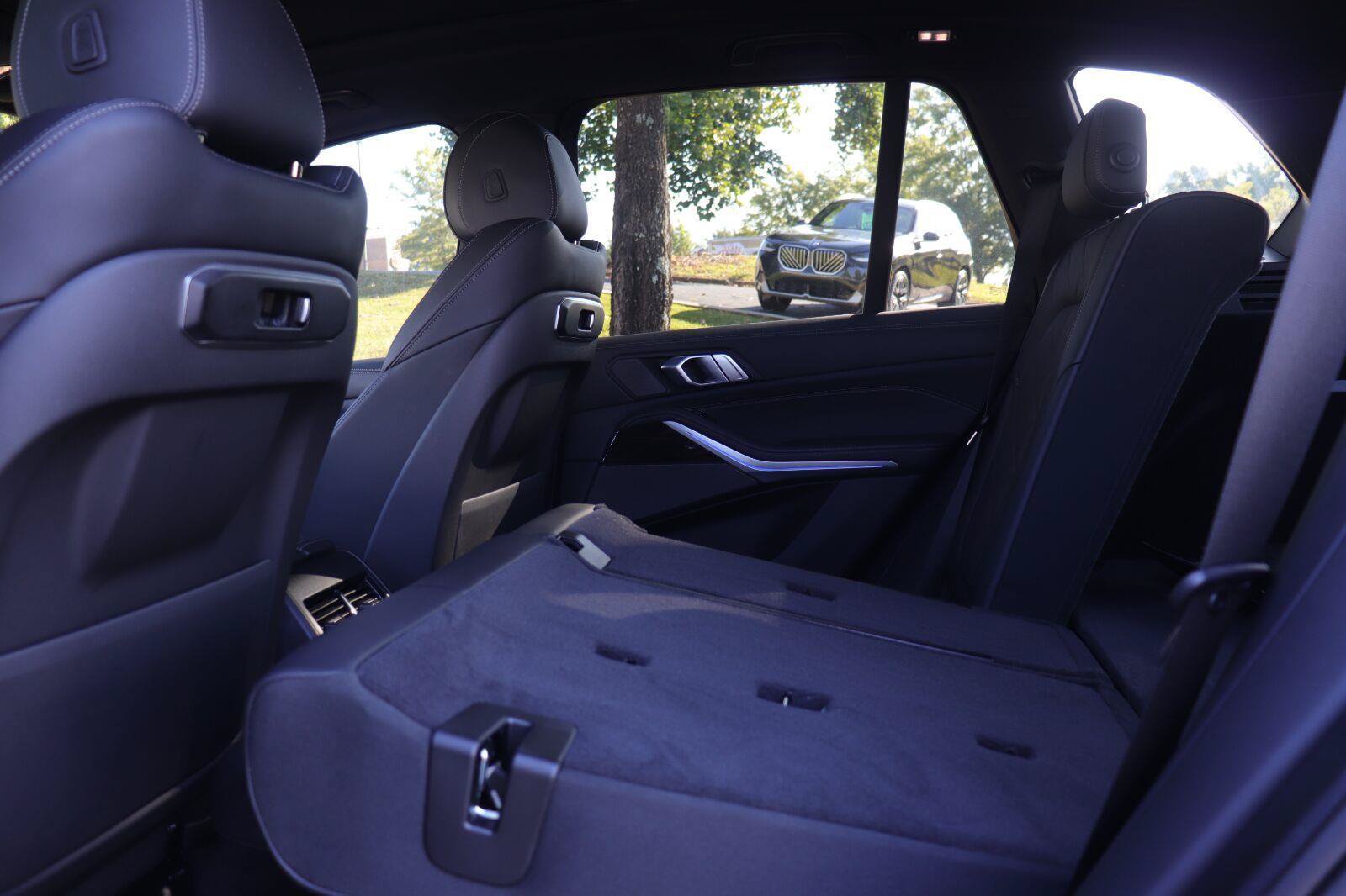 Used 2024 BMW X5 sDrive40i w/ Premium Package RWD image 13