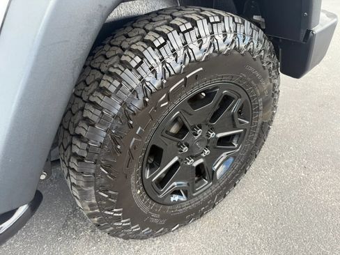 Used 2015 Jeep Wrangler Sport AWD/4WD image 25