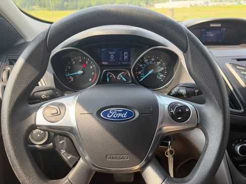 Used 2015 Ford Escape SE FWD image 19