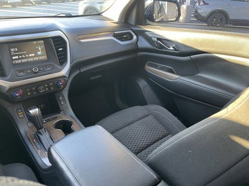 Used 2017 GMC Acadia SLE image 23