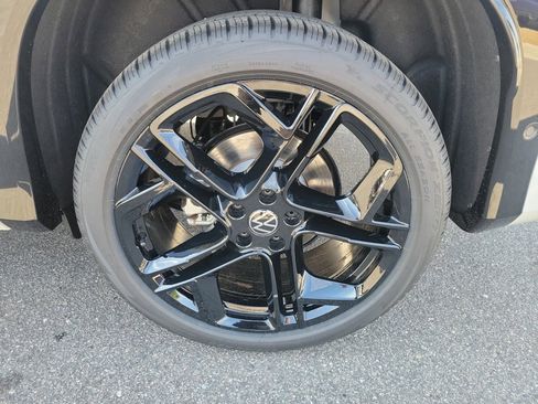 New 2026 Volkswagen Tiguan SE R-Line image 25