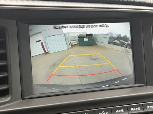 Used 2020 Hyundai Elantra SEL image 11