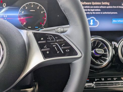 New 2026 Mercedes-Benz GLB 250 4MATIC image 14