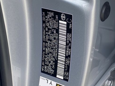 Certified 2024 Toyota Prius XLE image 31